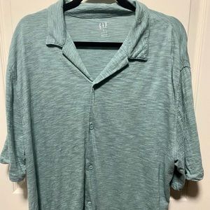 Mens GAP “lived in” button down. Green. Brand new and has not been worn.
